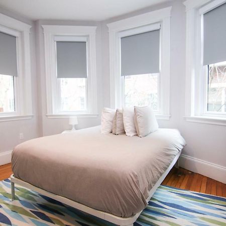 A Stylish Stay W/ A Queen Bed, Heated Floors.. #24 Brookline Exterior photo