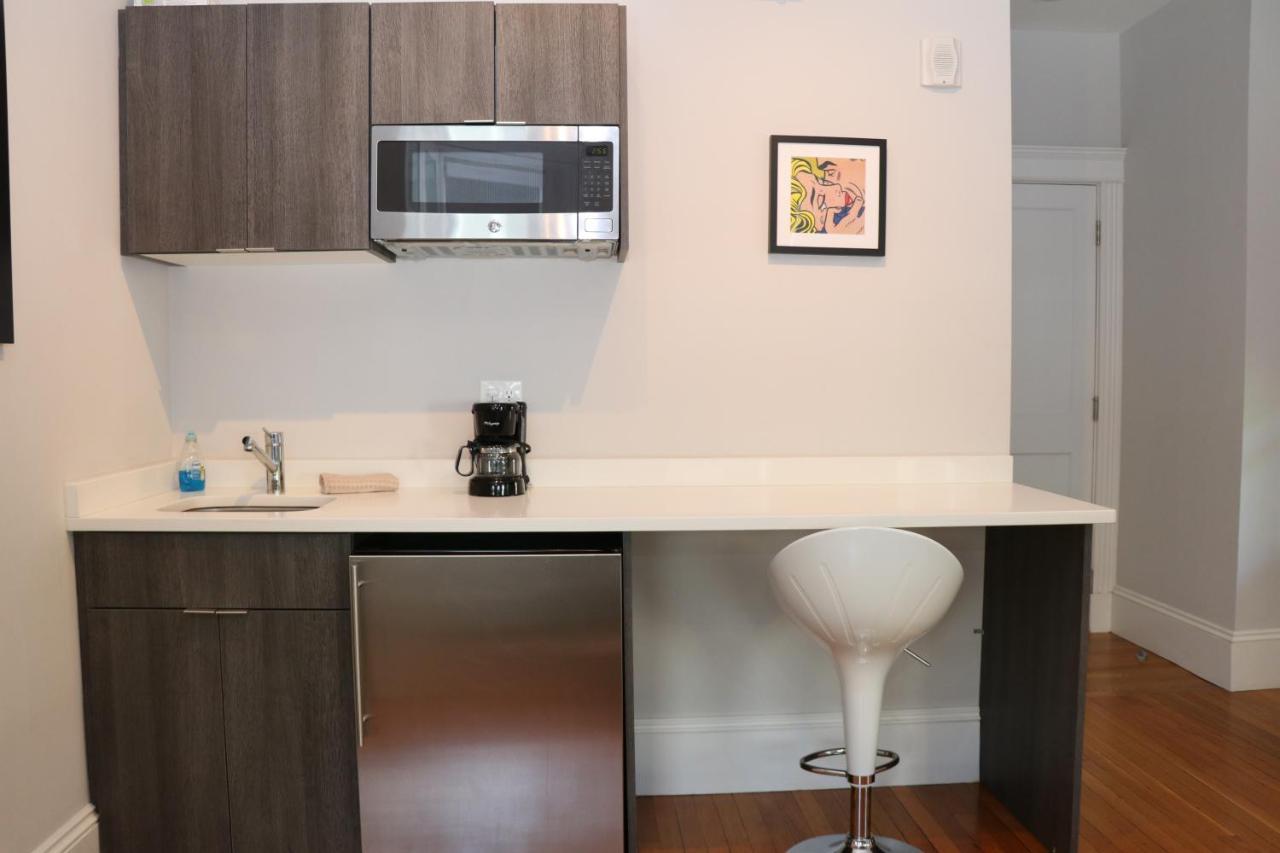 A Stylish Stay W/ A Queen Bed, Heated Floors.. #24 Brookline Exterior photo